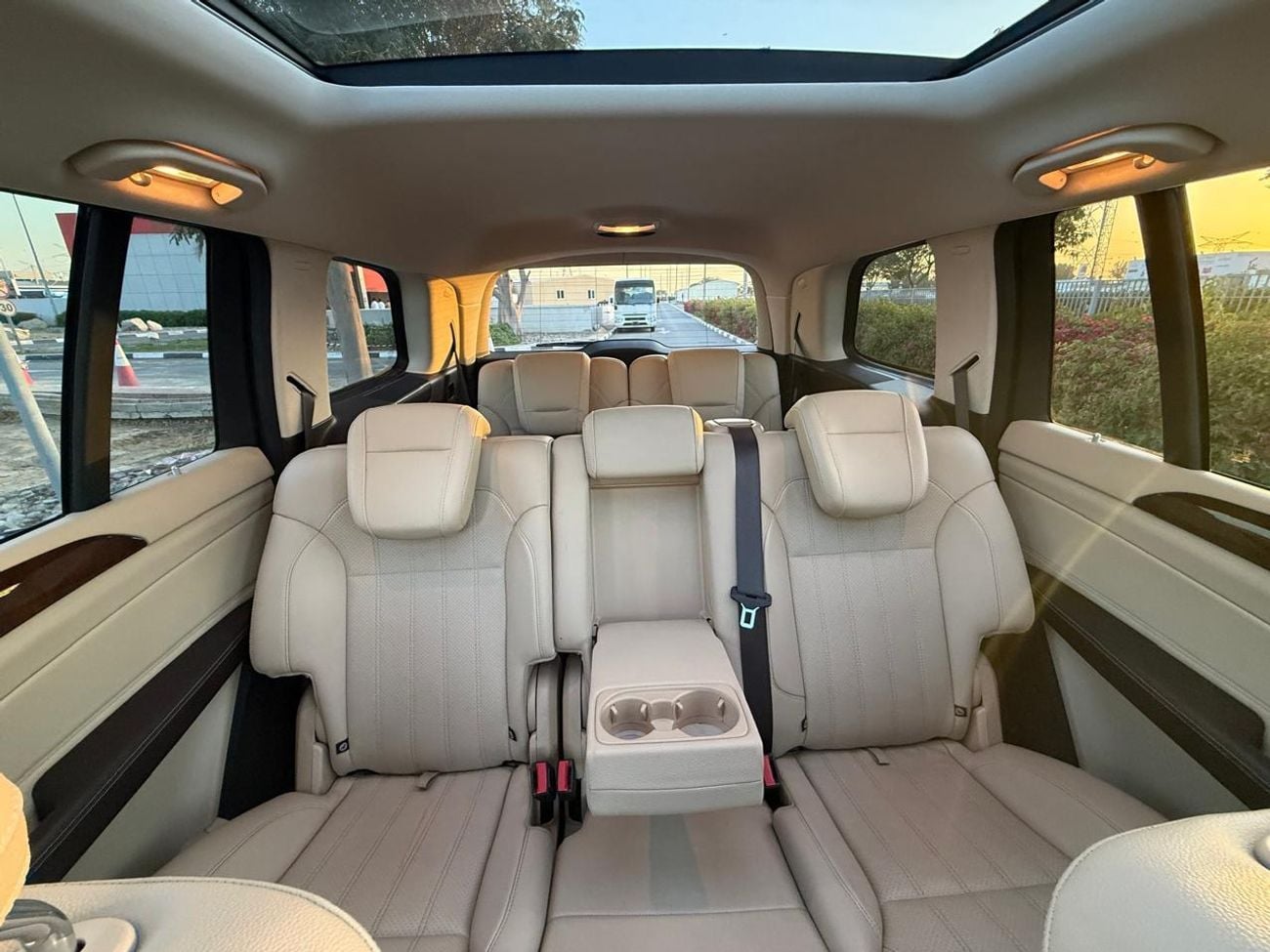 مرسيدس بنز GLS 450 OFFER PRICE MERCEDES BENZ GLS450 2018 KIT MAYBACH GLS600 7 SEATER