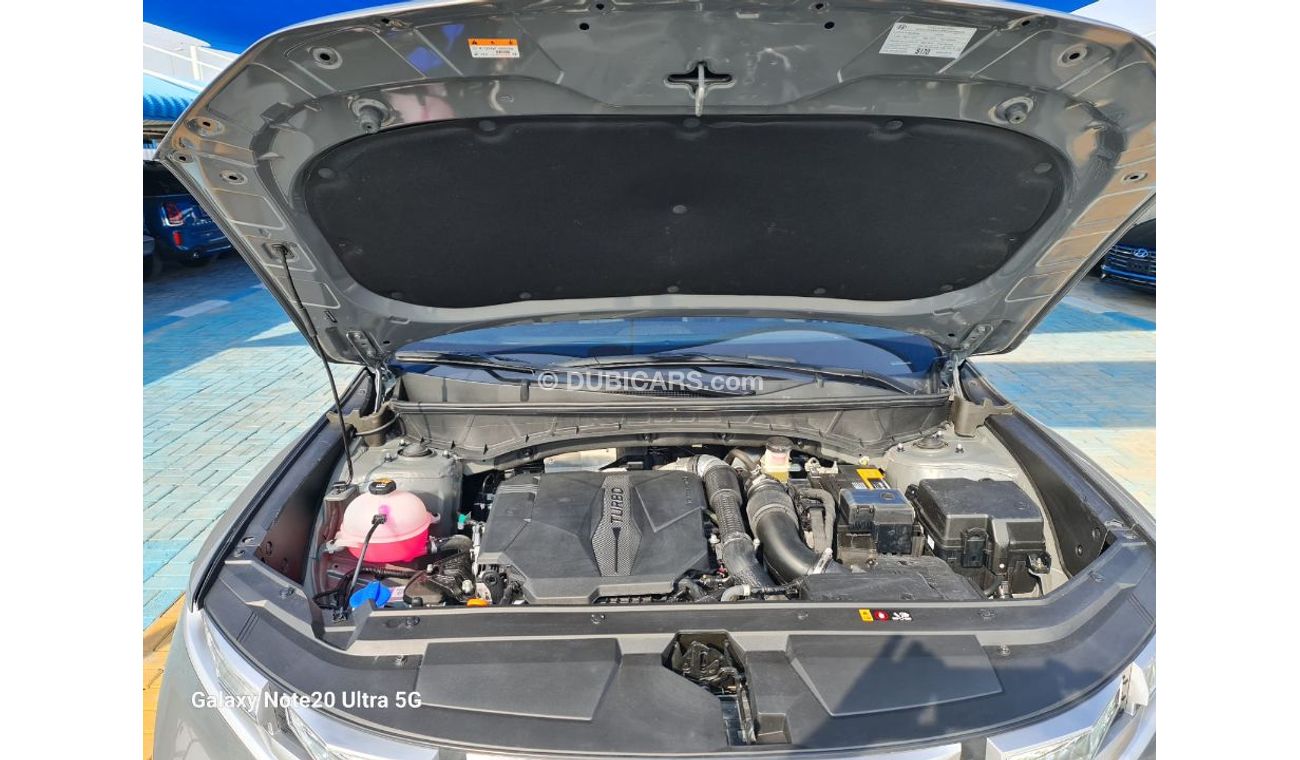 Hyundai Santa Cruz Car is very good and clean 4WD 2.5 turbo