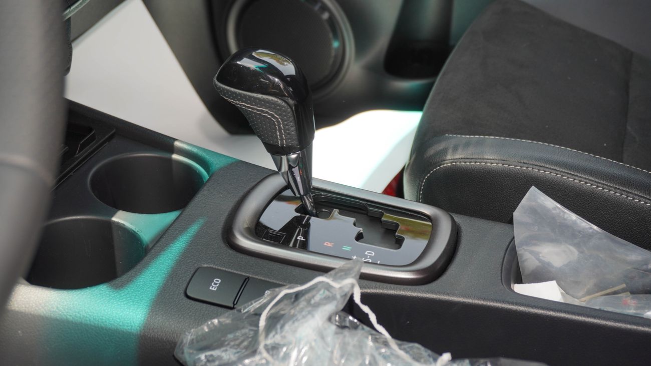 تويوتا هيلوكس GR Sport 4.0 L V6