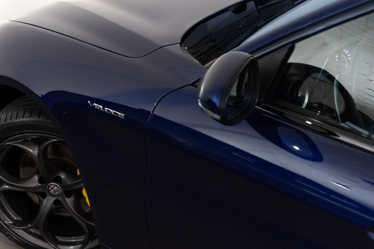 Alfa Romeo Giulia Veloce 2.0L AWD 2020 Alfa Romeo Giulia Veloce | Full Alfa Romeo Service History