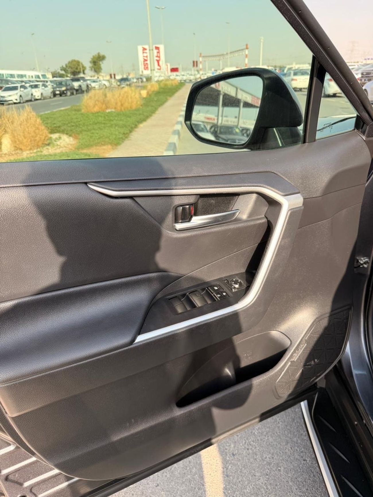 Toyota RAV4 XLE 2.5 L Full option