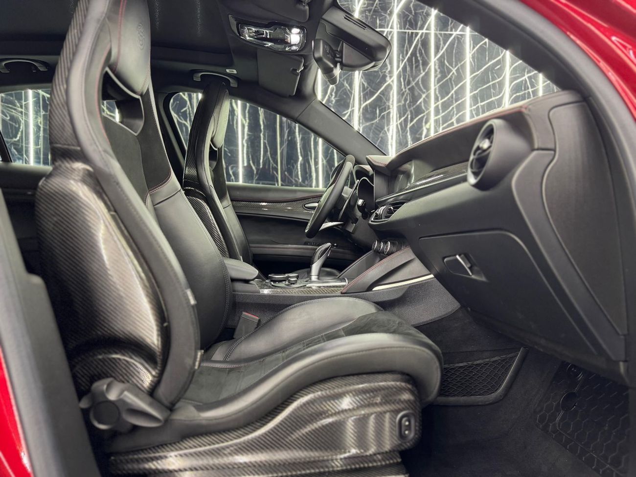 ألفا روميو ستيلفيو Quadrifoglio 2.9L (503 HP) 2018 Alfa Romeo Stelvio Q4, Warranty, Carbon Fiber Package, Excellent Con