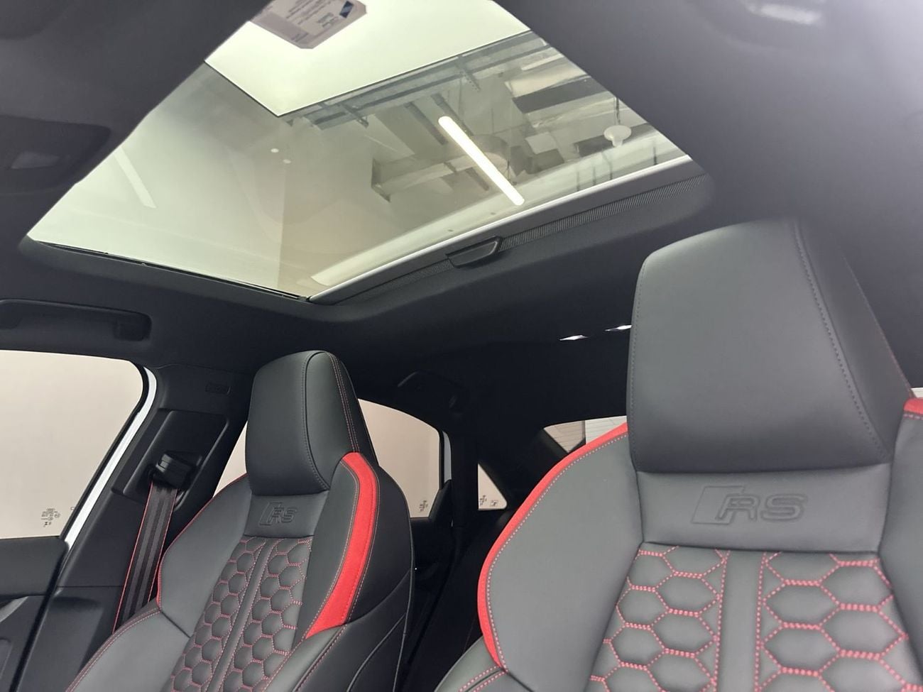 Audi RS3 TFSI quattro 2.5L Sedan 400hp (Ref# 06085)