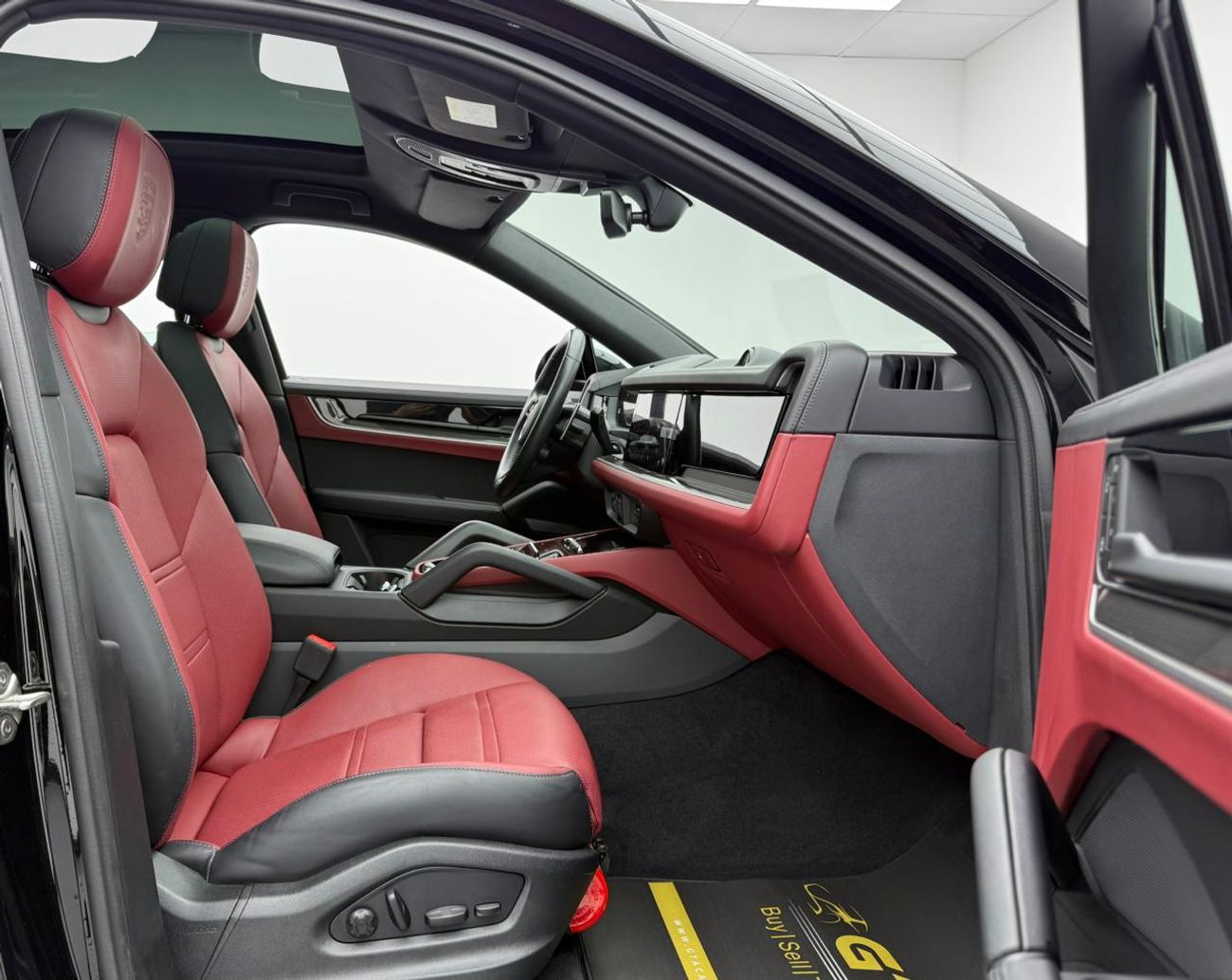 Porsche Cayenne 2024 Porsche Cayenne Coupe, 2027 Porsche Warranty, Full Porsche Service History, Very Low Km, GCC