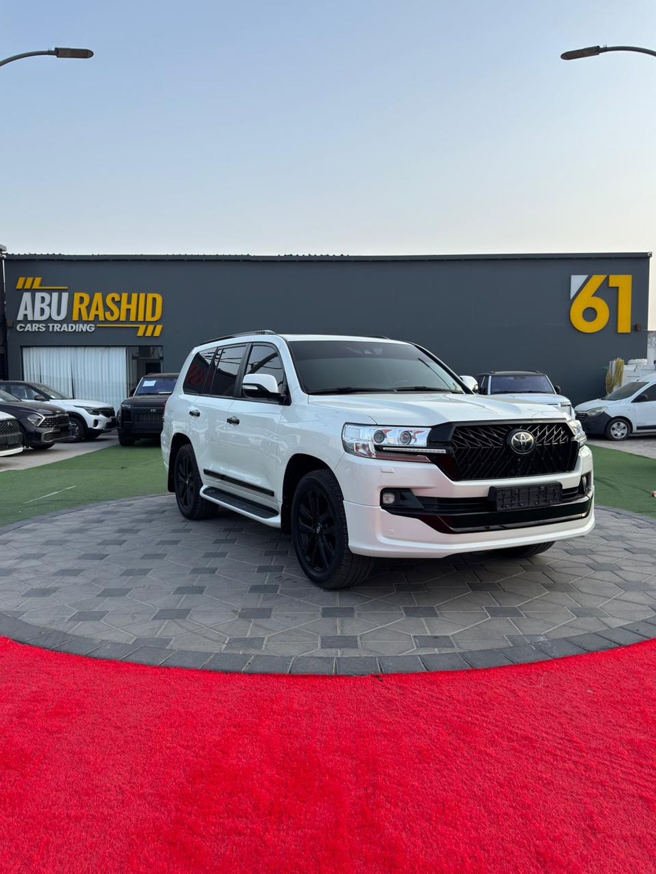 تويوتا لاند كروزر VXR+ 5.7L