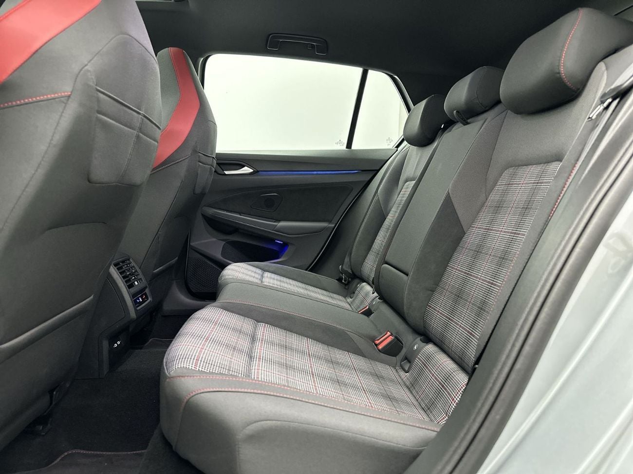 فولكس واجن جولف GTI Fabric++ 2L | Ex-Demo | Black Edition | Queenstown 19" Diamond-Cut Alloys | Performance Hatchback |