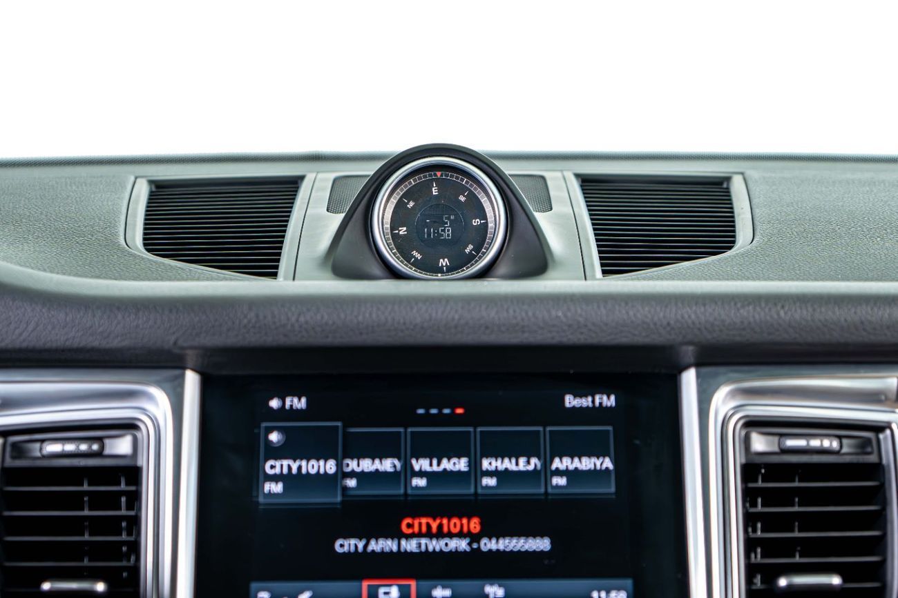 Porsche Macan Std 2.0L (252 HP) GCC Spec - Pristine Condition - Low Mileage