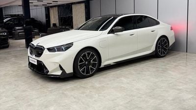 BMW M5 G90 - GCC Specs with dealer warranty and service