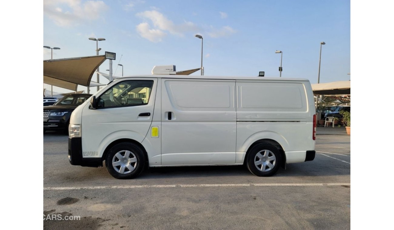 Toyota Hiace GL - Standard Roof