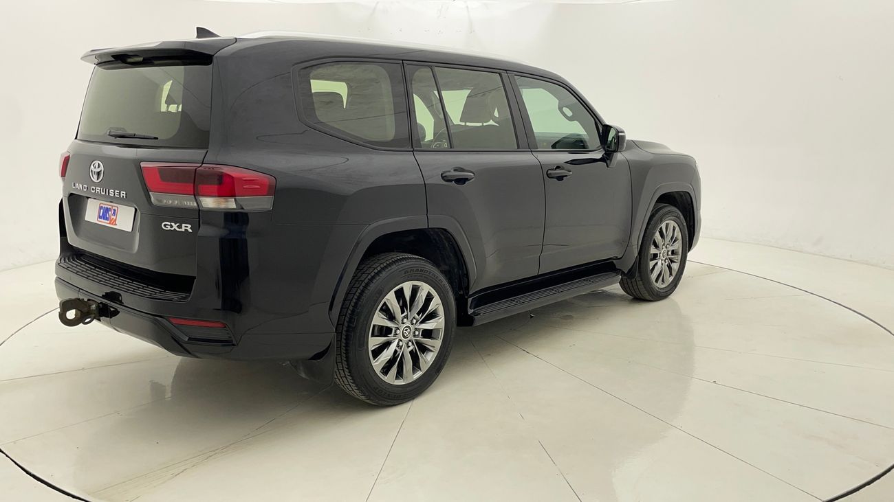 تويوتا لاند كروزر GXR 4 | بدون دفعة مقدمة | اختبار القيادة في المنزل