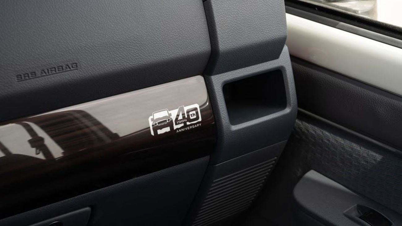 Toyota Land Cruiser 70 LC76 4.0 MT mid option 2025