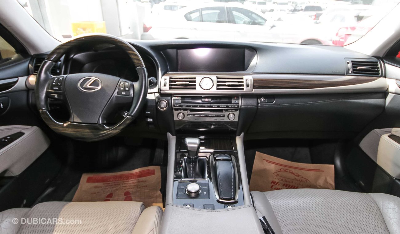 Lexus LS460