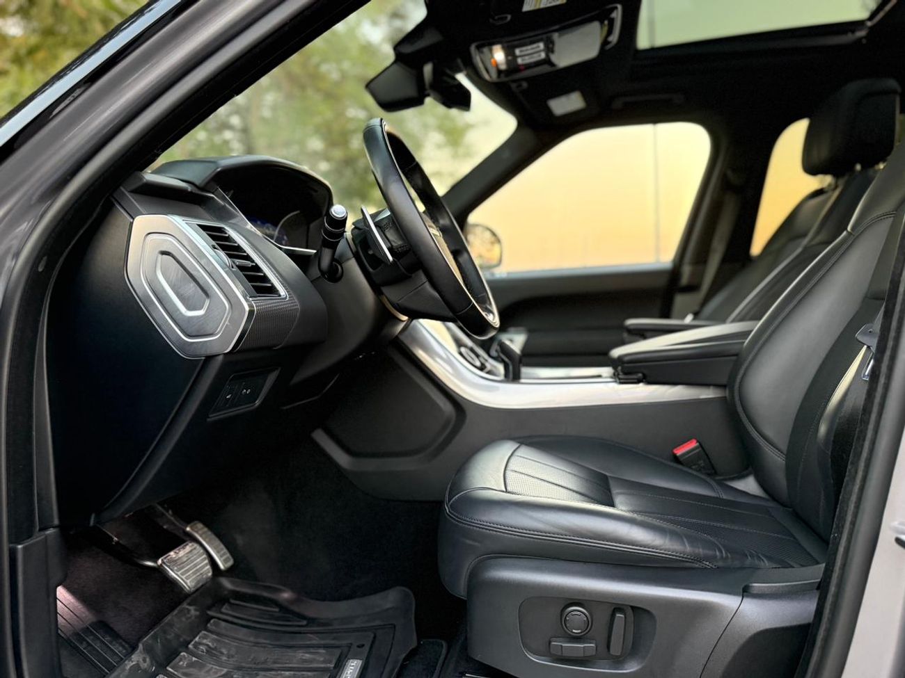 Land Rover Range Rover Sport HSE DYNAMIC 5.0L (525 HP)