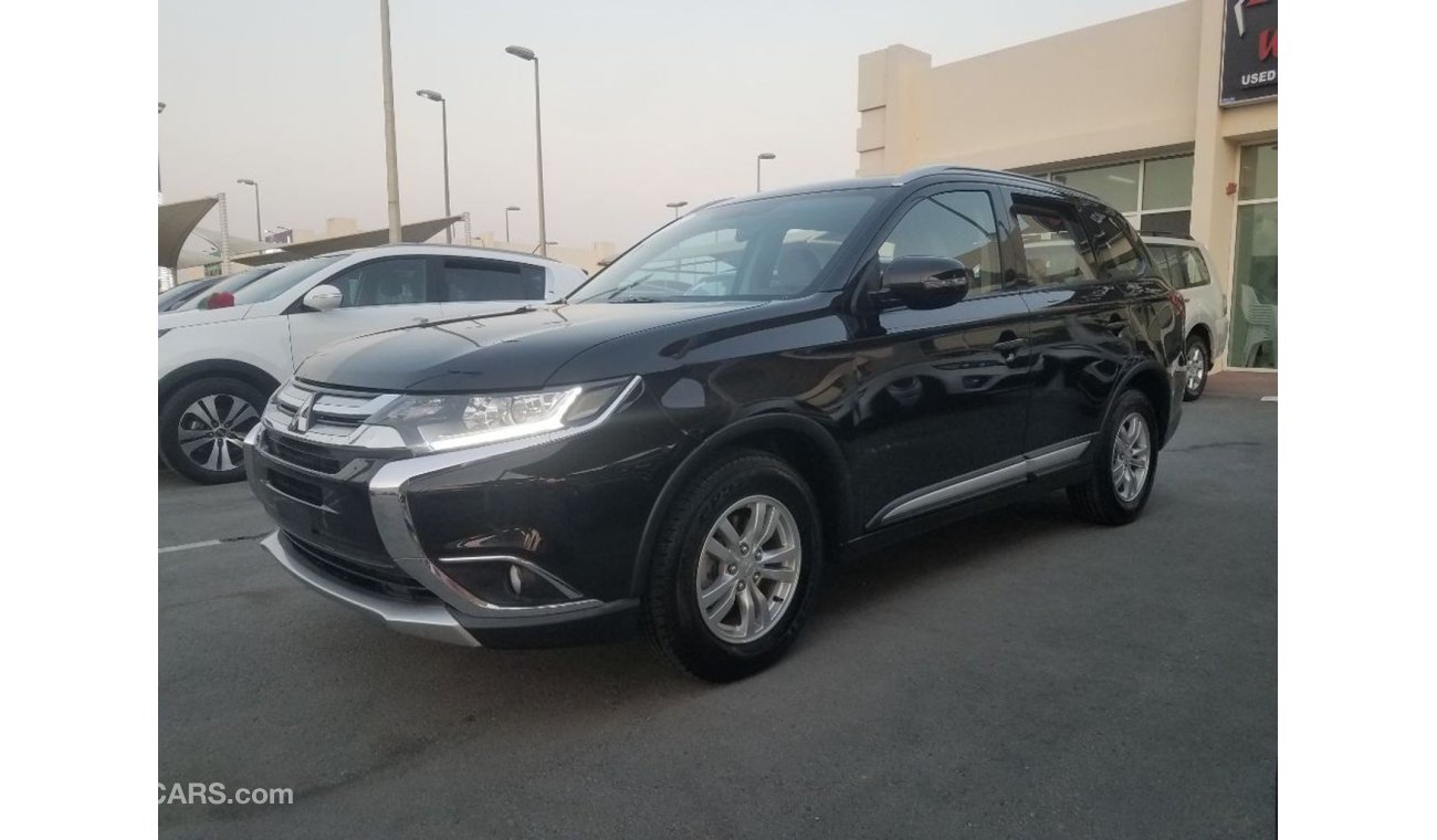 Mitsubishi Outlander 2016 GCC no accident very clean from the inside and outside It has a screen And