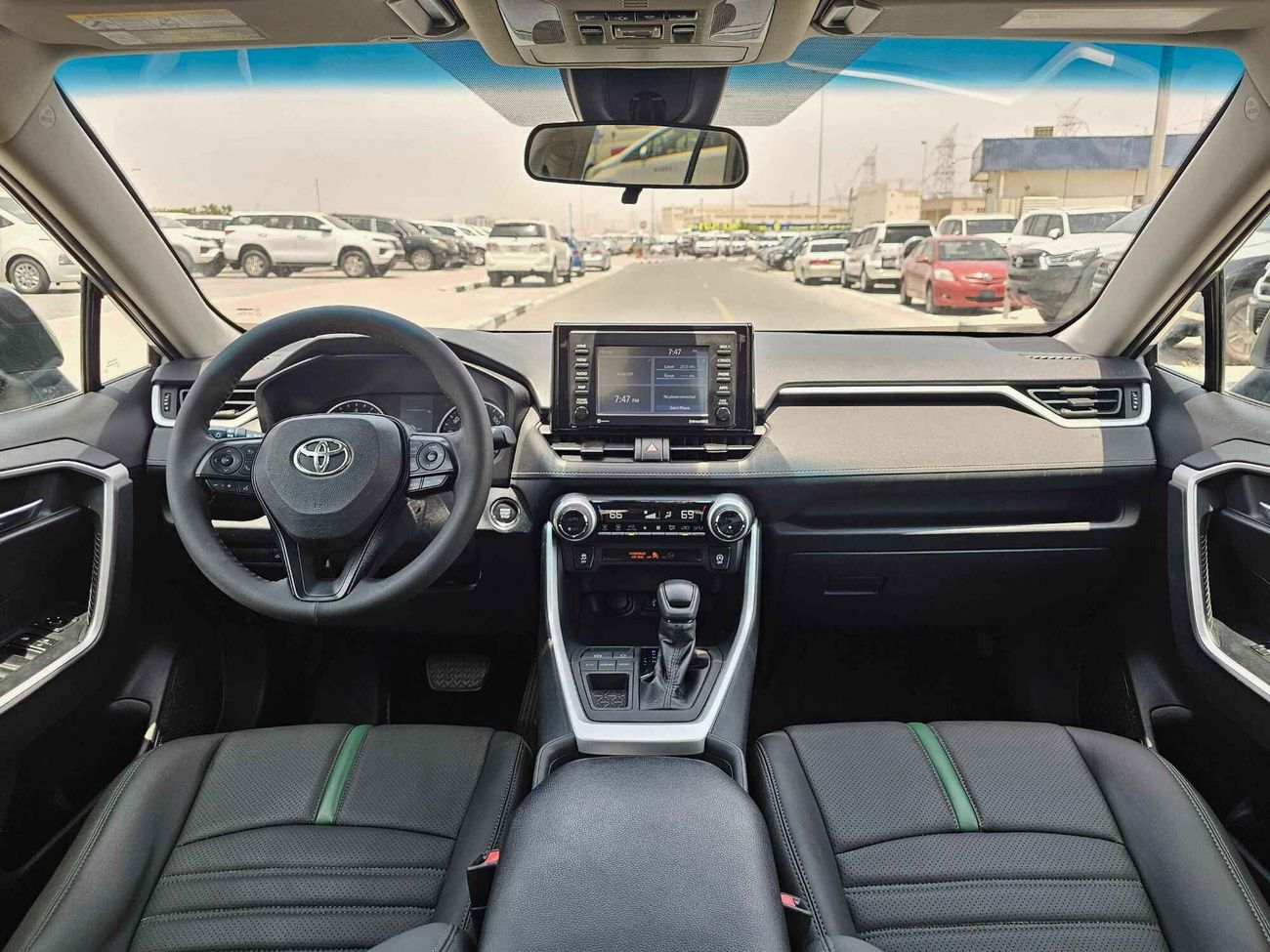 Toyota RAV4 XLE / SUNROOF/ DVD CAMERA/ LEATHER ELECTEIC SEAT/ AUTO TRUNK/ E BRAKE/ LOT# 40870