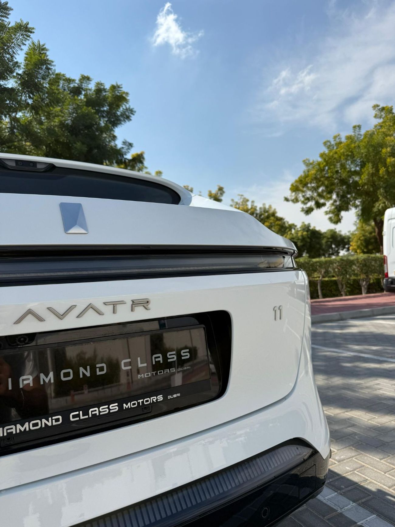 أفاتر 11 Luxury RWD