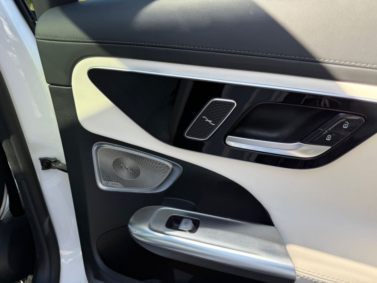 Mercedes Benz C300 STD Base