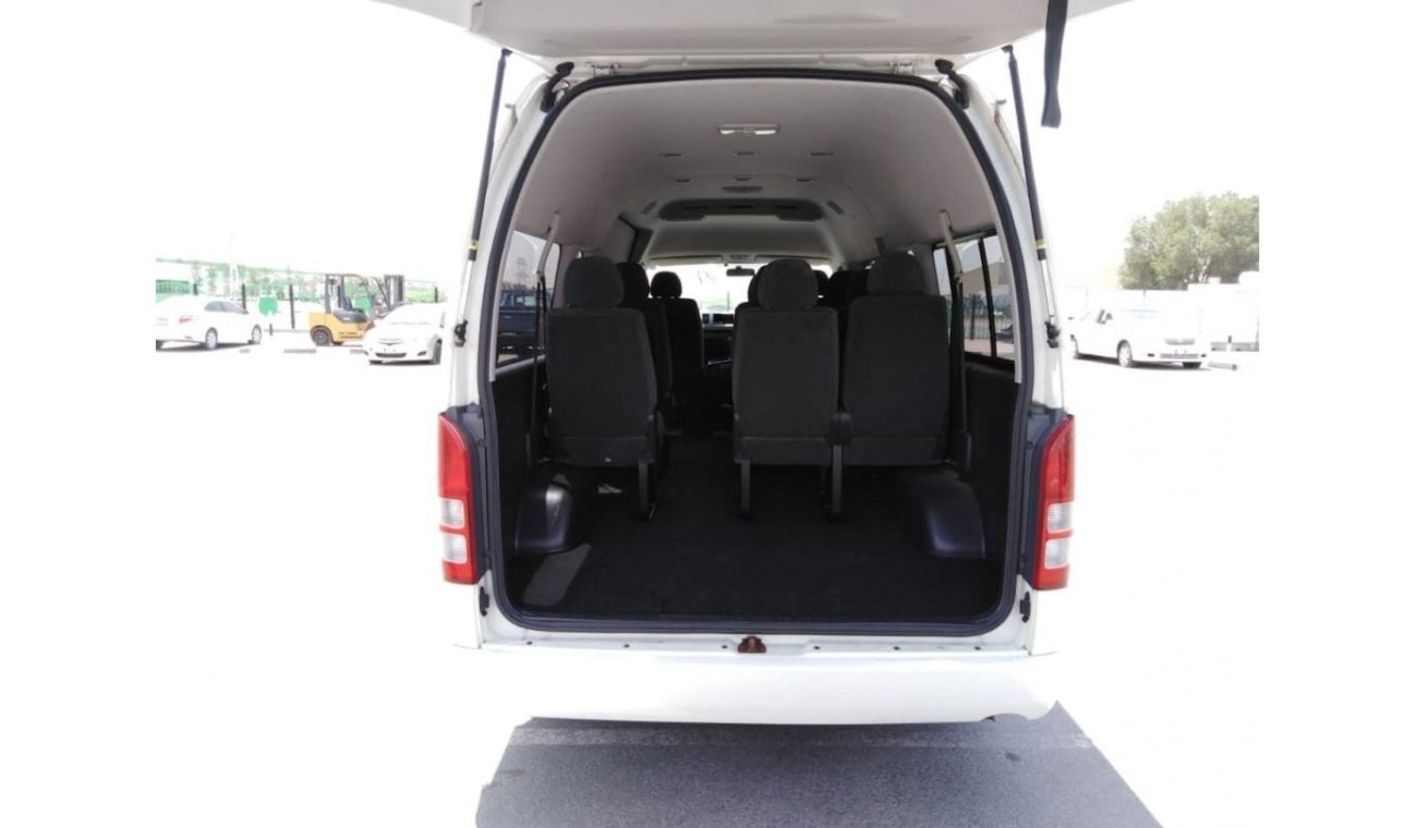 تويوتا هاياس Hiace Commuter RIGHT HAND DRIVE (Stock no PM 574 )