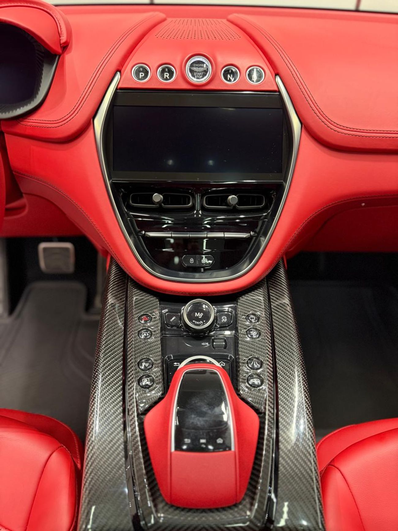 Aston Martin DBX 707 | GCC Specs | Dealer Warranty & Service Contract