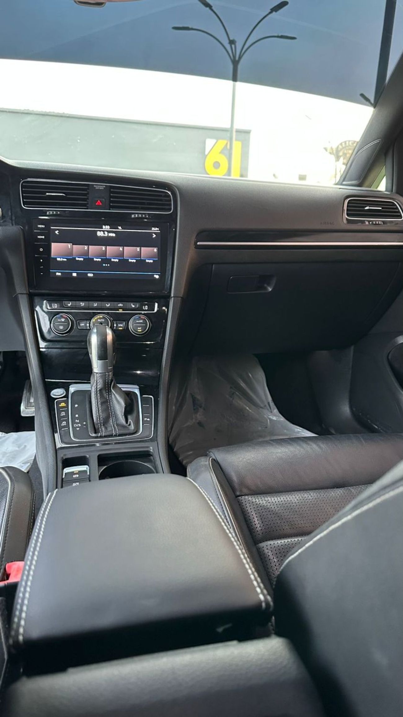 فولكس واجن جولف ار Base 2.0T