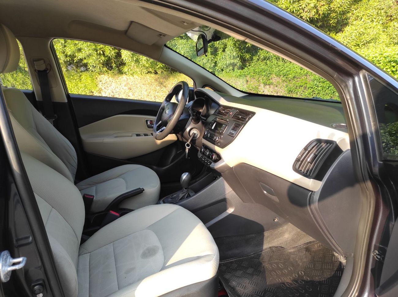 كيا ريو Kia Rio 2015 1.4 Gcc full automatic