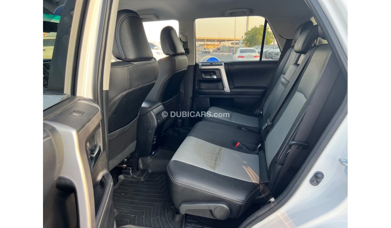 Toyota 4Runner 2019 SR5 PREMIUM SUNROOF 7 SEATER FULL OPTION