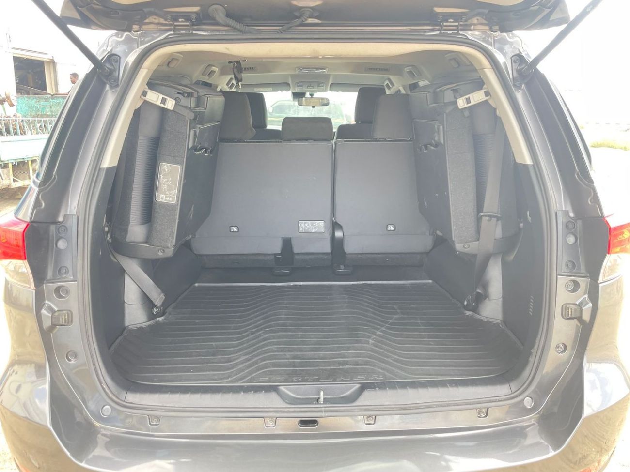 تويوتا فورتونر right hand drive diesel 2.8 liter