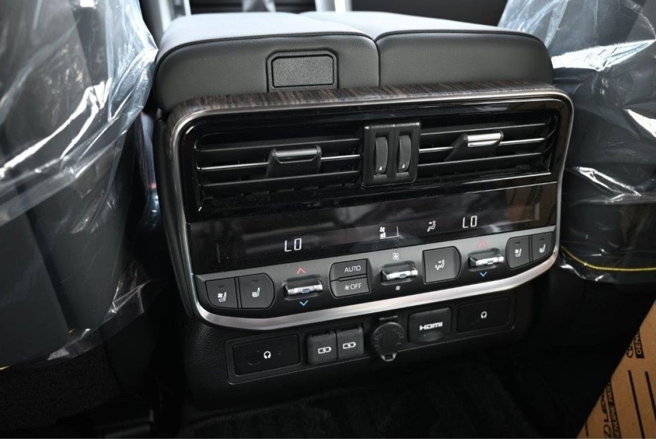 تويوتا لاند كروزر 300 VXR V6 3.3 لتر ديزل توربو مزدوج أوتوماتيكي