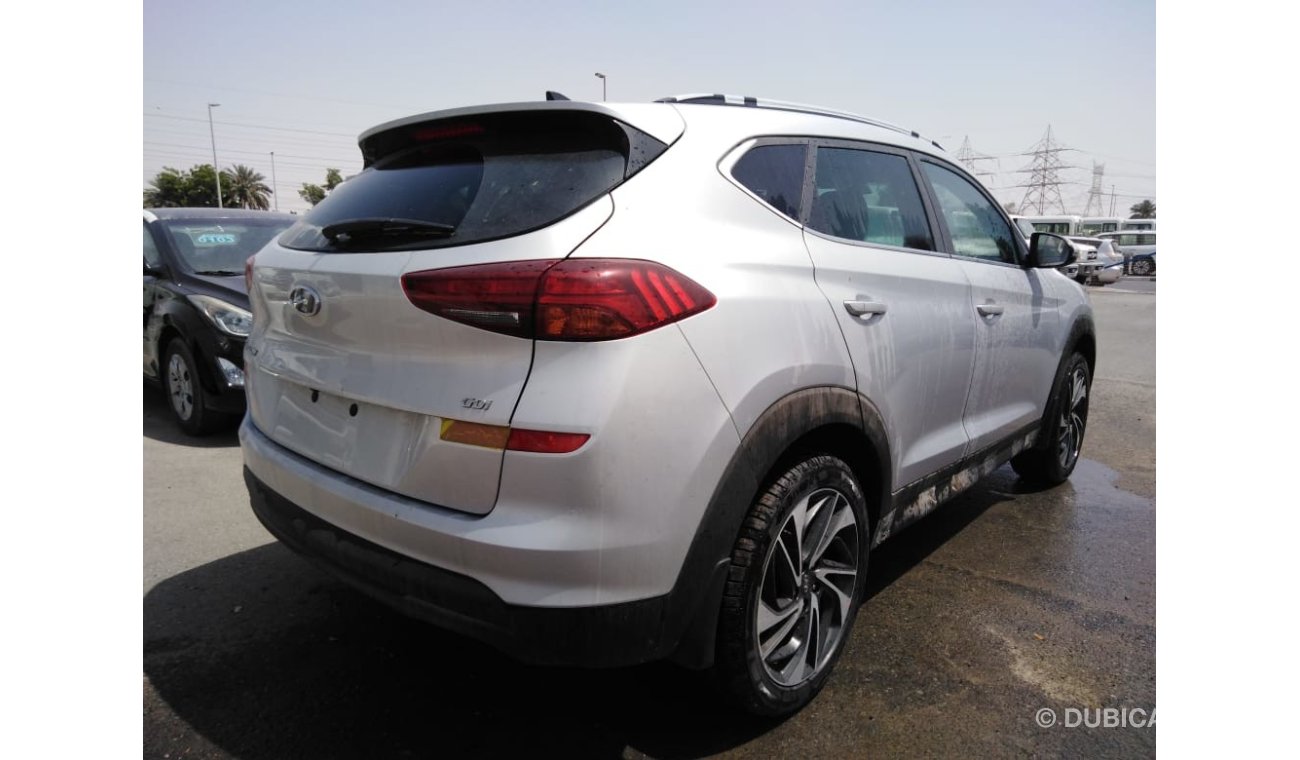 Hyundai Tucson 1.6L FULL OPTION WITH PANORAMIC ROOF AUTOMATIC TRANSMISSION PETROL SUV ONLY FOR EXPORT