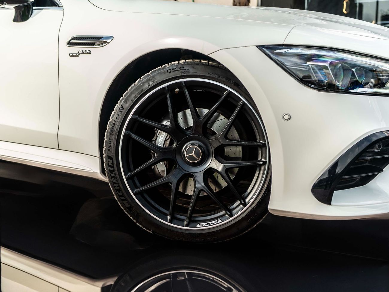 مرسيدس بنز ايه ام جي جي تي 53