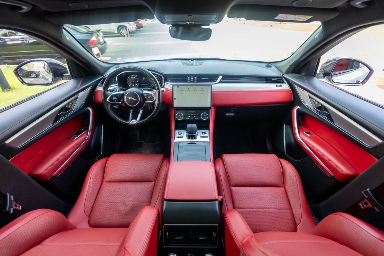 Jaguar F Pace R-Dynamic SE 2.0L