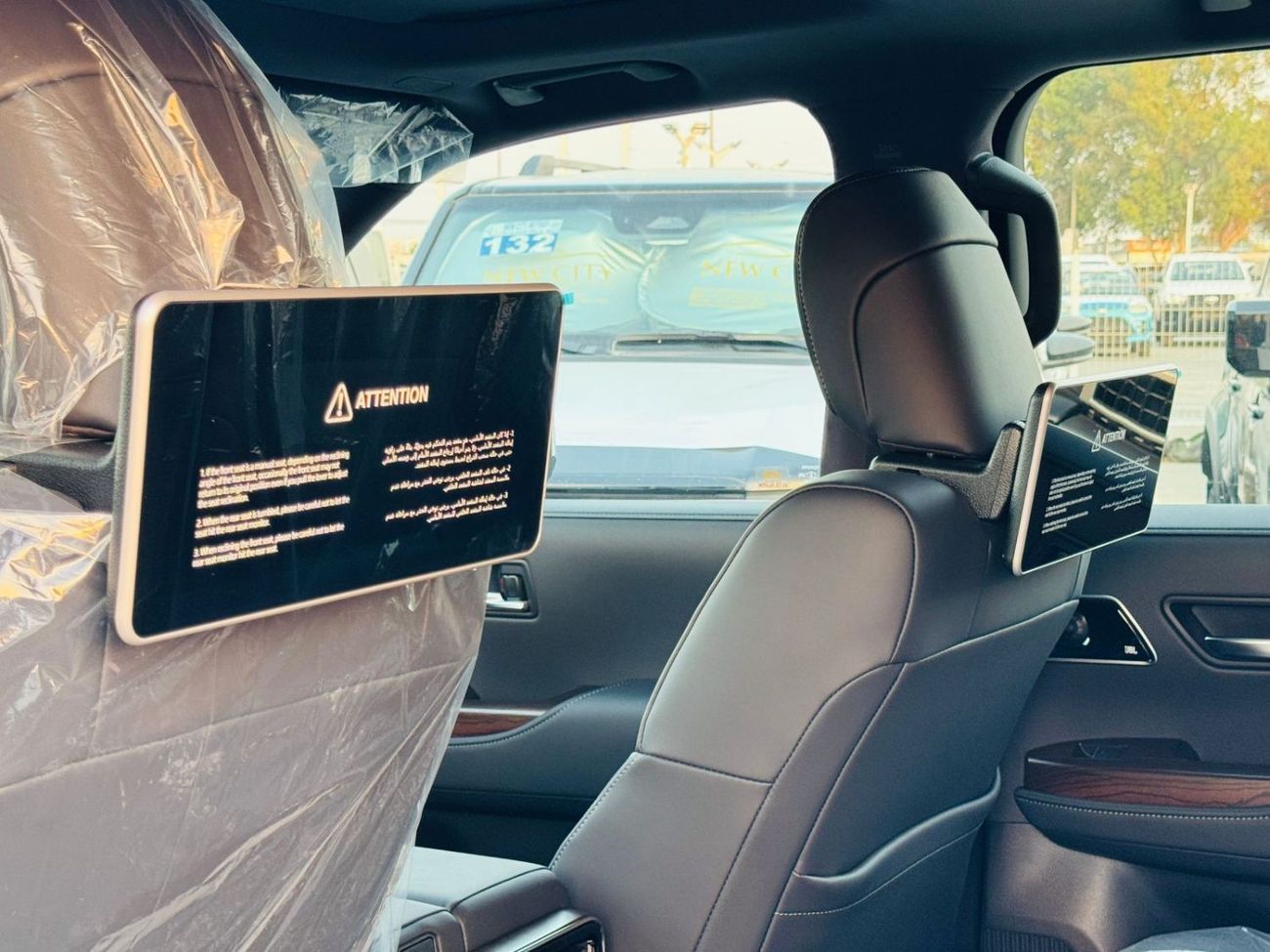 Toyota Land Cruiser TOYOTA LC VX  300 4.0L PTR GCC A/T F/O WHITE 2025