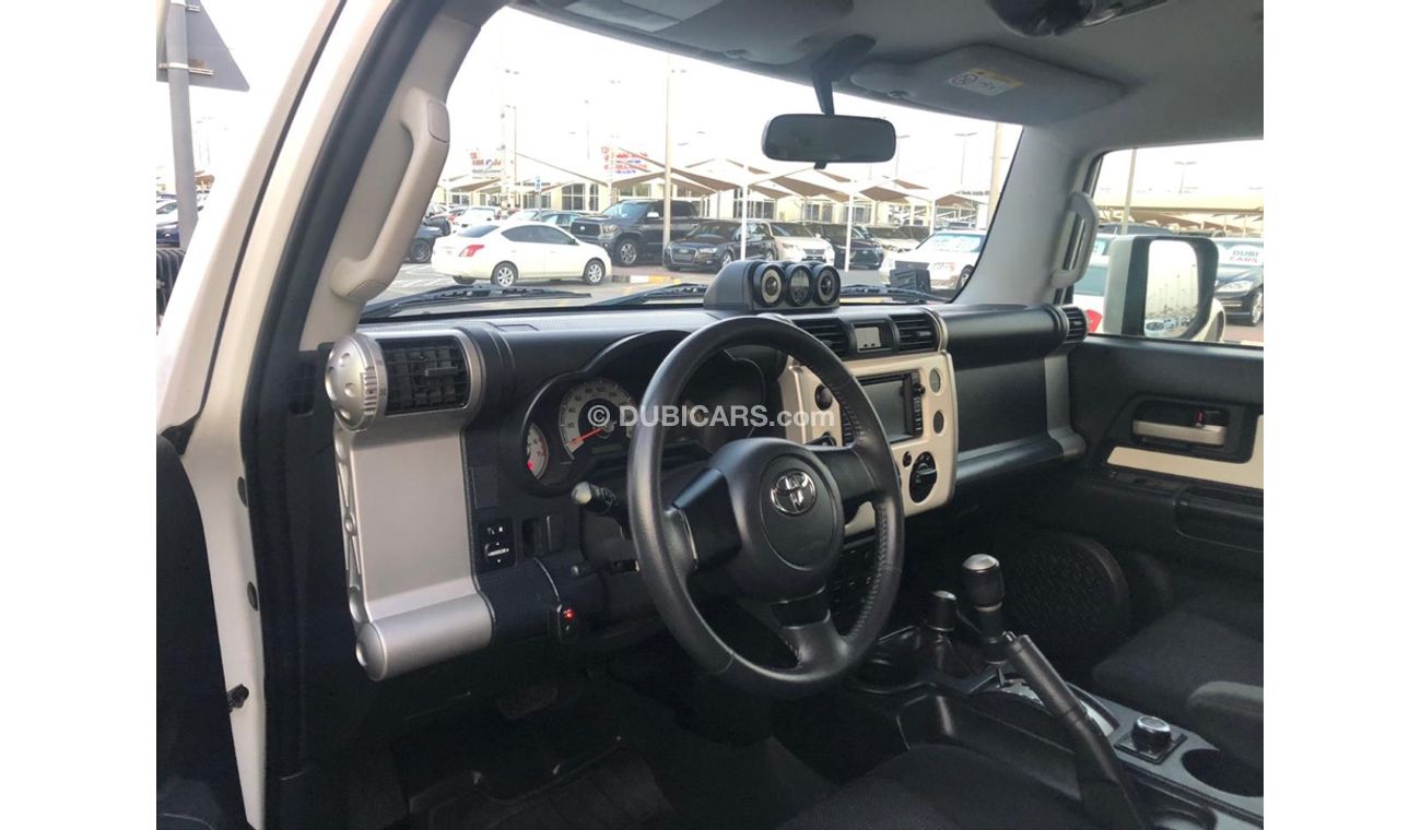 تويوتا إف جي كروزر تويوتا FG موديل 2015 خليجي  دفلوك GXR مالك واحد من الوكاله السياره 2 مفتاح