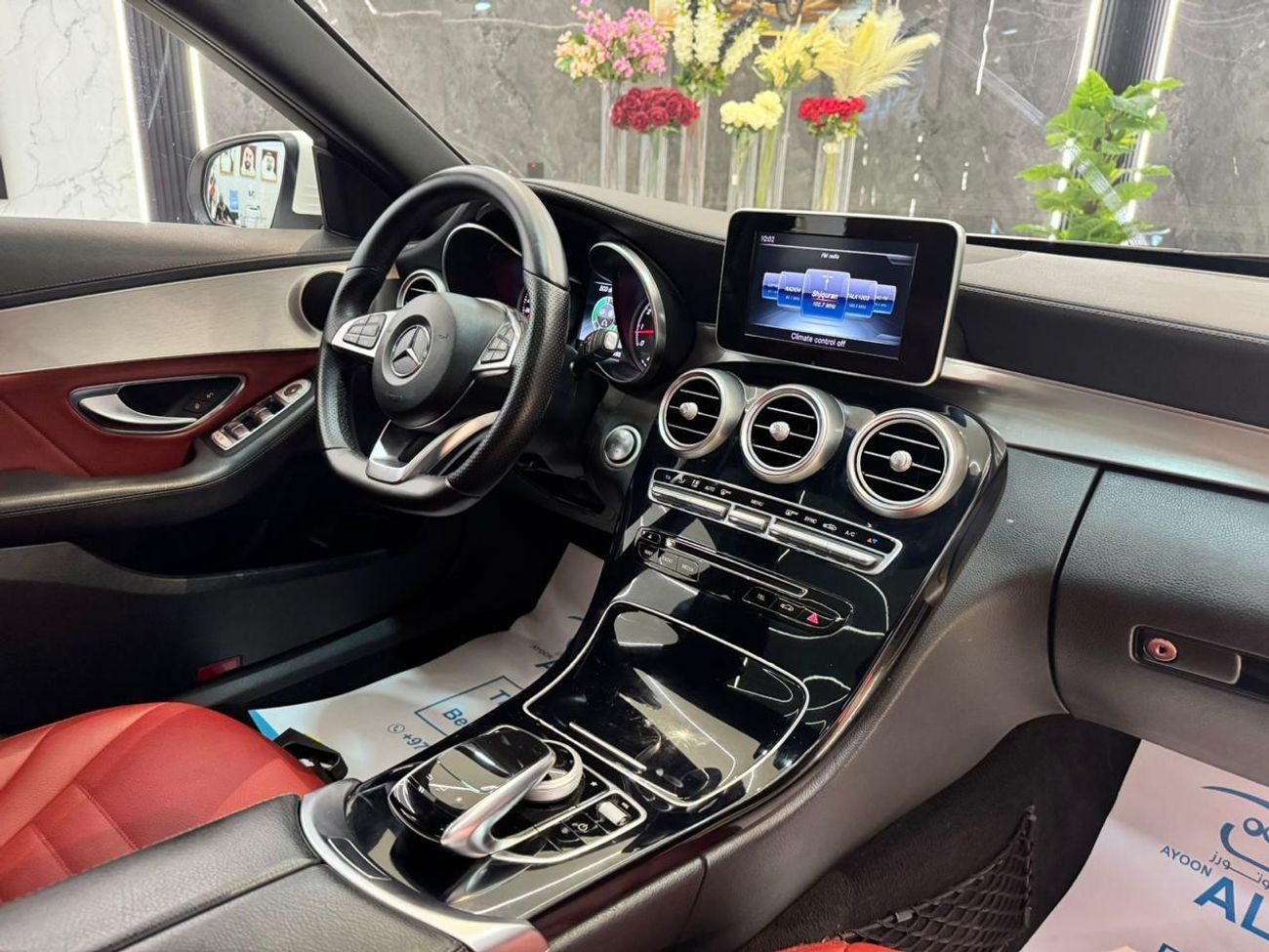 Mercedes-Benz C 200 AMG MERCEDES C200 || GCC || TOP OPTIONS || RED INTERIOR || FREE ACCIDENTS || PANORAMIC