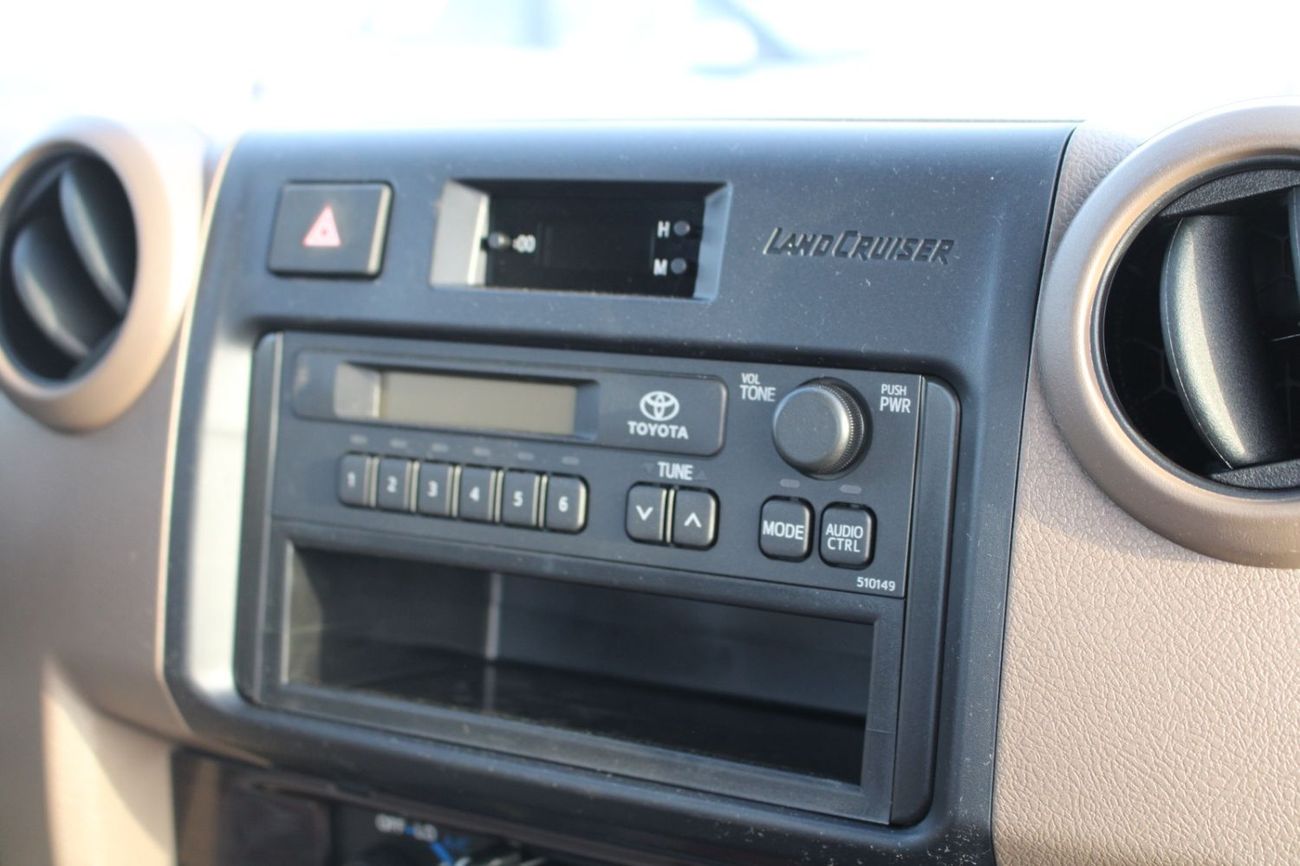 Toyota Land Cruiser Pick Up TOYOTA LANDCRUISER 79 2.8L DIESEL DOUBLE CAB STD E MANUAL