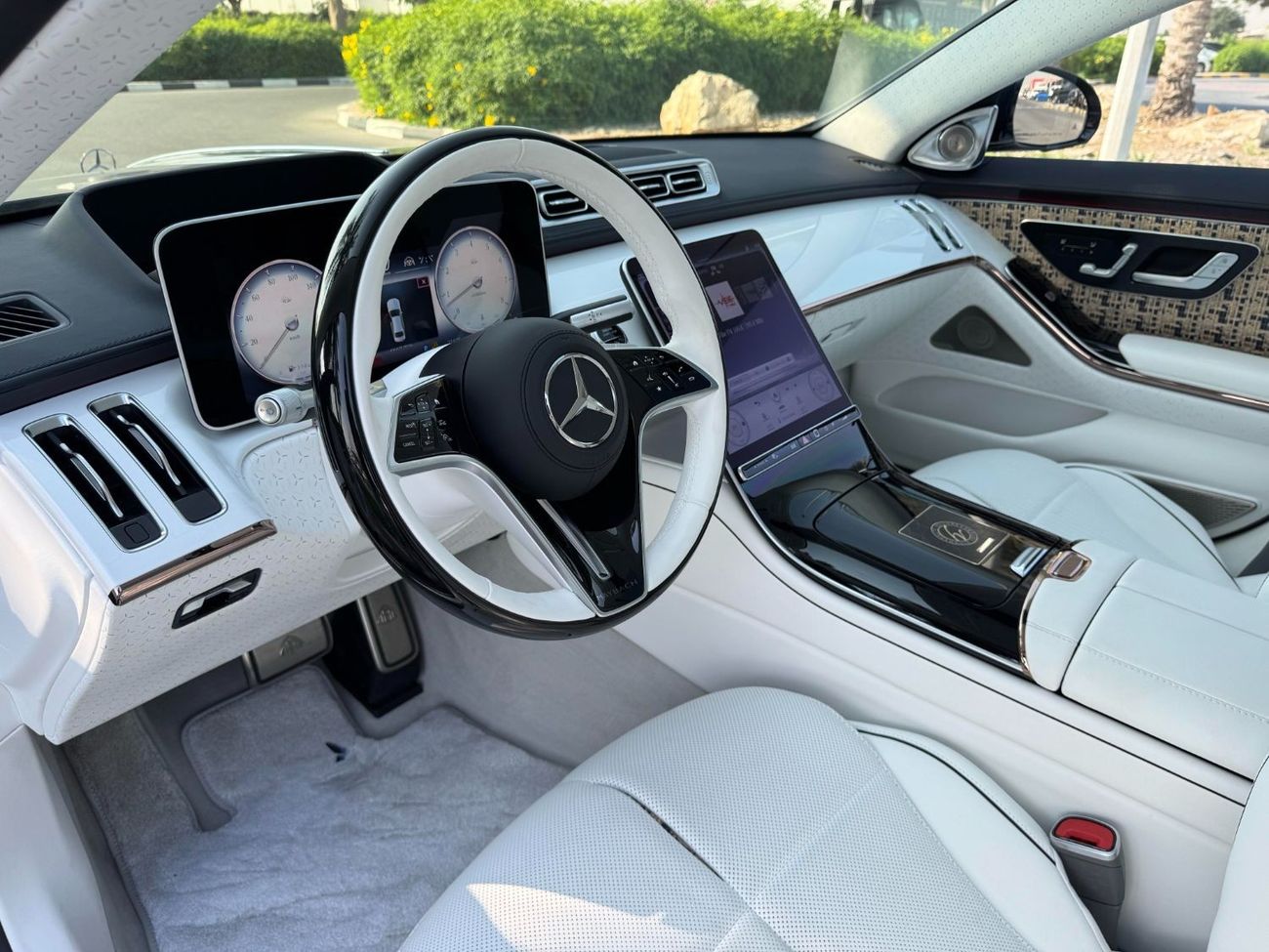 Mercedes Maybach S680 Maybach **2023**BRAND NEW GCC SPEC UNDER WARRANTY AND SERVICE