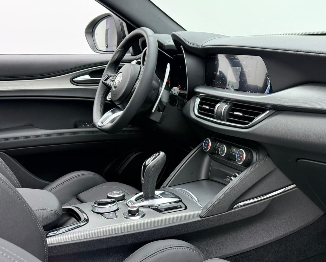 ألفا روميو ستيلفيو 2025 Alfa Romeo Stelvio Q4 Veloce, 5 Years Warranty + Service Pack, Delivery Kms, Fully Loaded, GCC