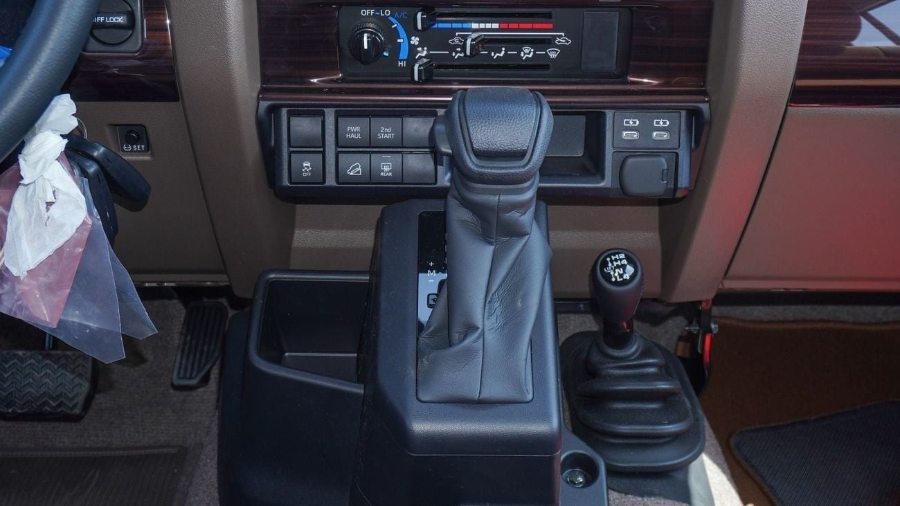 Toyota Land Cruiser 70 HT VXR LX 4.0L V6 A/T  Al Futtaim