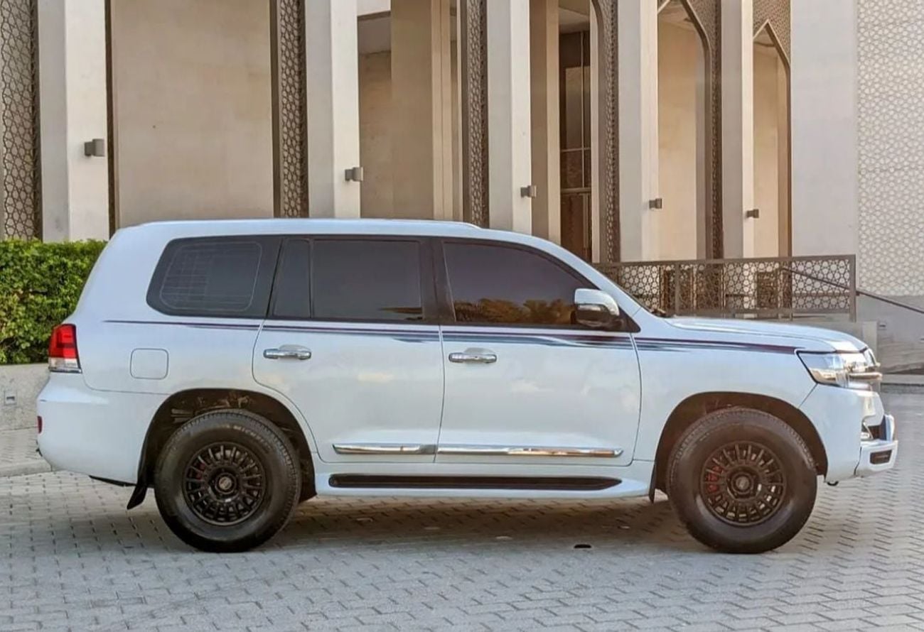 تويوتا لاند كروزر Toyota landcruise 2008Model Facelifted 2021 VXR 4.7L V8 petrol Engine Colour White push start Transm