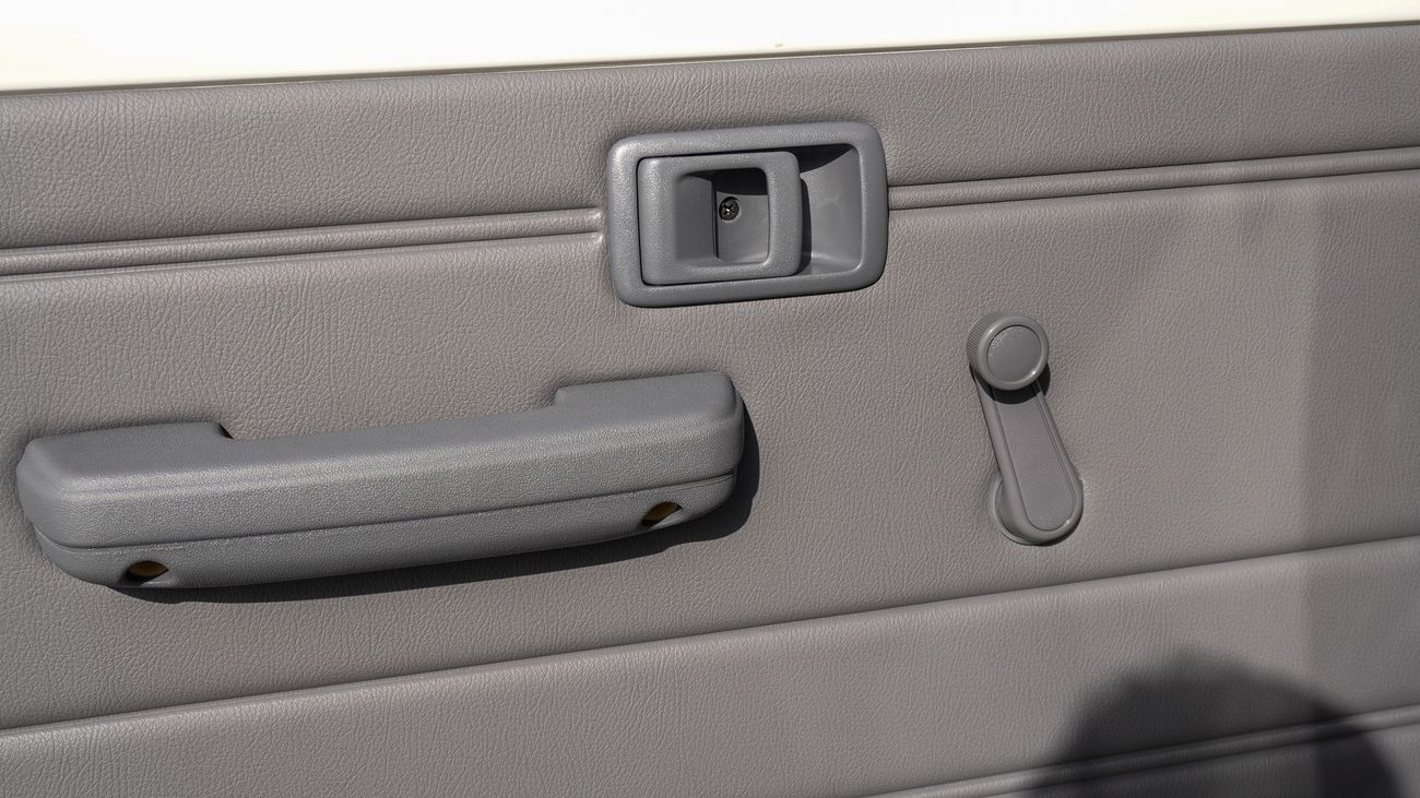 Toyota Hilux 4.2L Diesel Double Cabin M/T