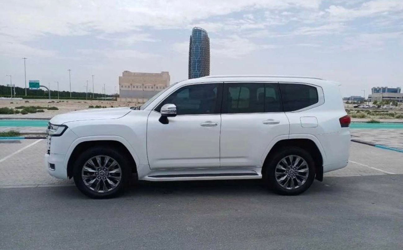 Toyota Land Cruiser VXR 2022 Model VXR TWIN TURBO 3.5L ENGINE FULL OPTION VERY CLEAN AND PERFECT CONDITION
