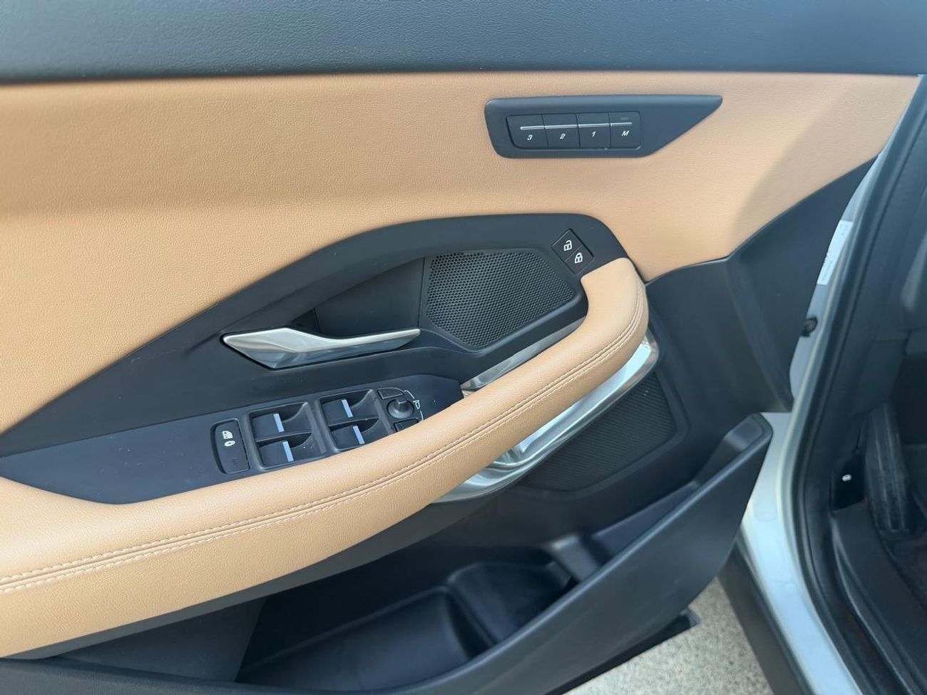 جاكوار E Pace SE