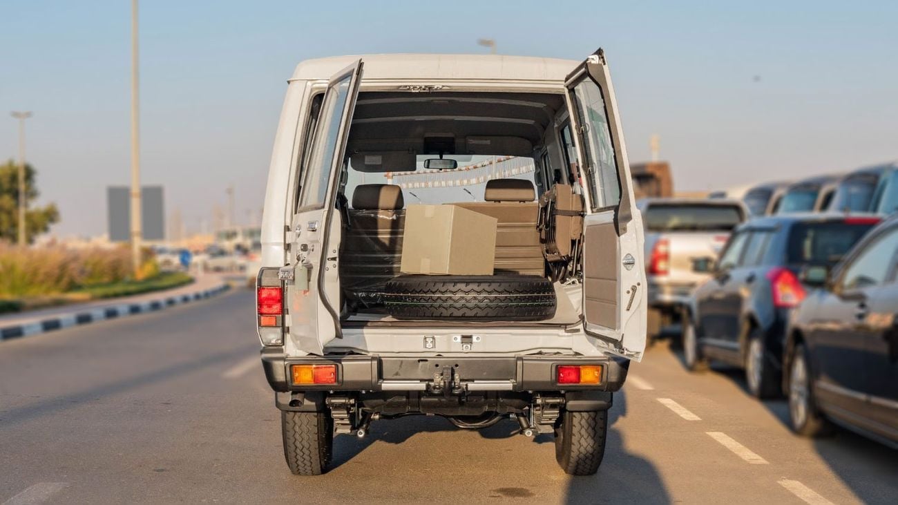 تويوتا لاند كروزر 70 2025 Toyota Land Cruiser LC 78 V6 4.0L MT Petrol