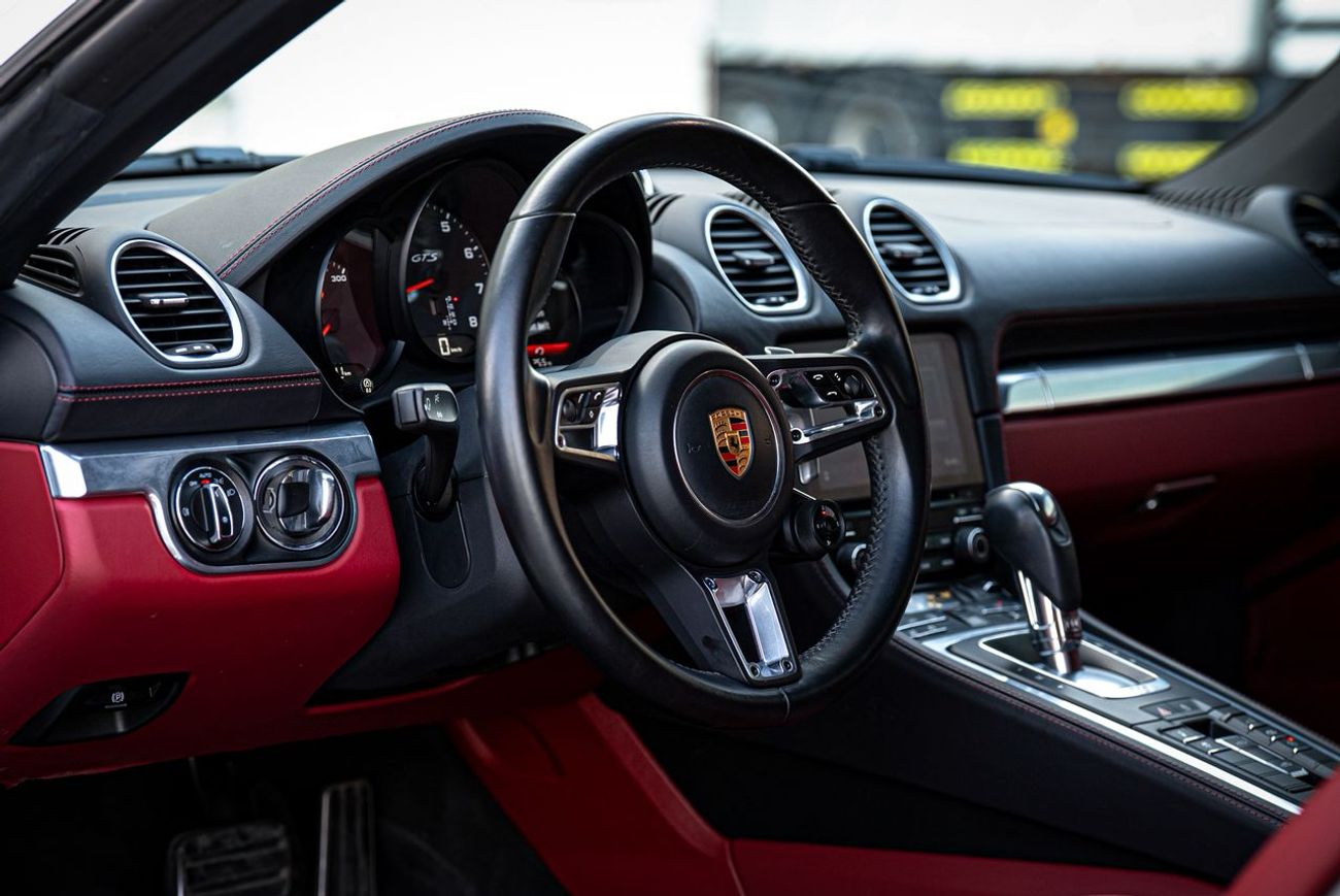 بورش بوكستر 718 GTS 4.0L A/T