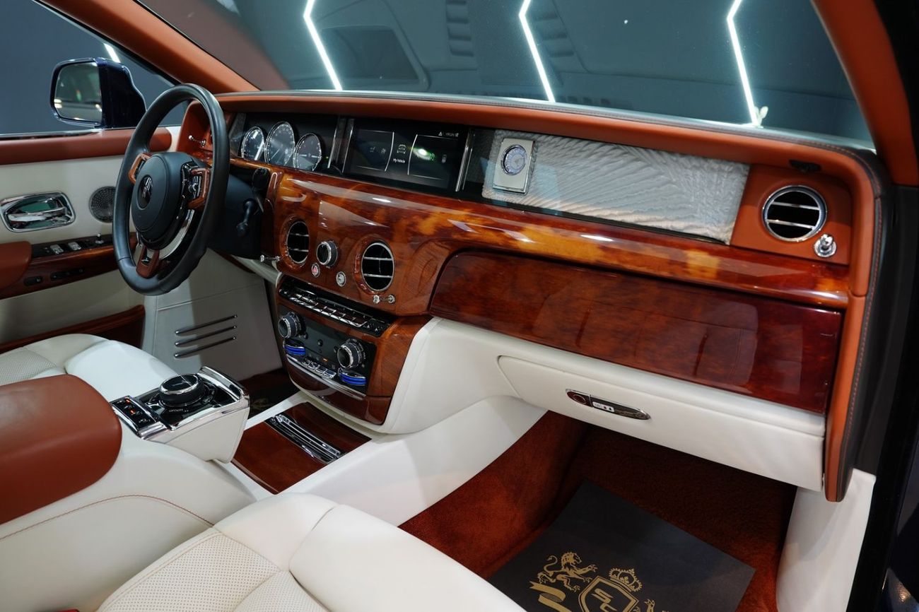 Rolls Royce Phantom Standard 2022 Rolls-Royce Phantom, Two-Tone, Illuminated Spirit of Ecstasy, Rear Screens, Dealer Warranty!!