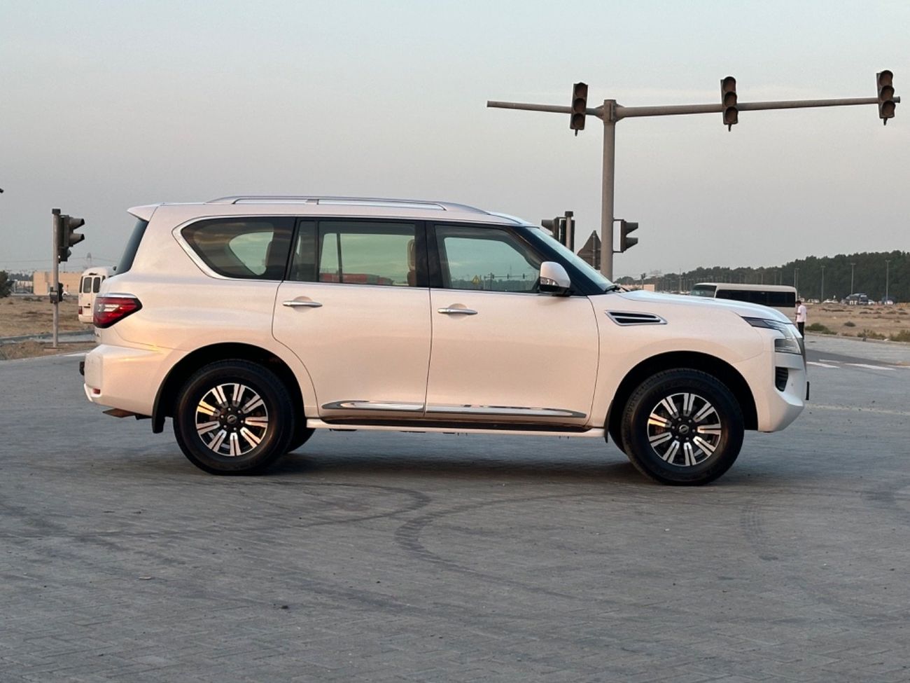 Nissan Patrol SE T1 4.0L MODEL 2020 GCC CAR PERFECT CONDITION INSIDE AND OUTSIDE FULL OPTION