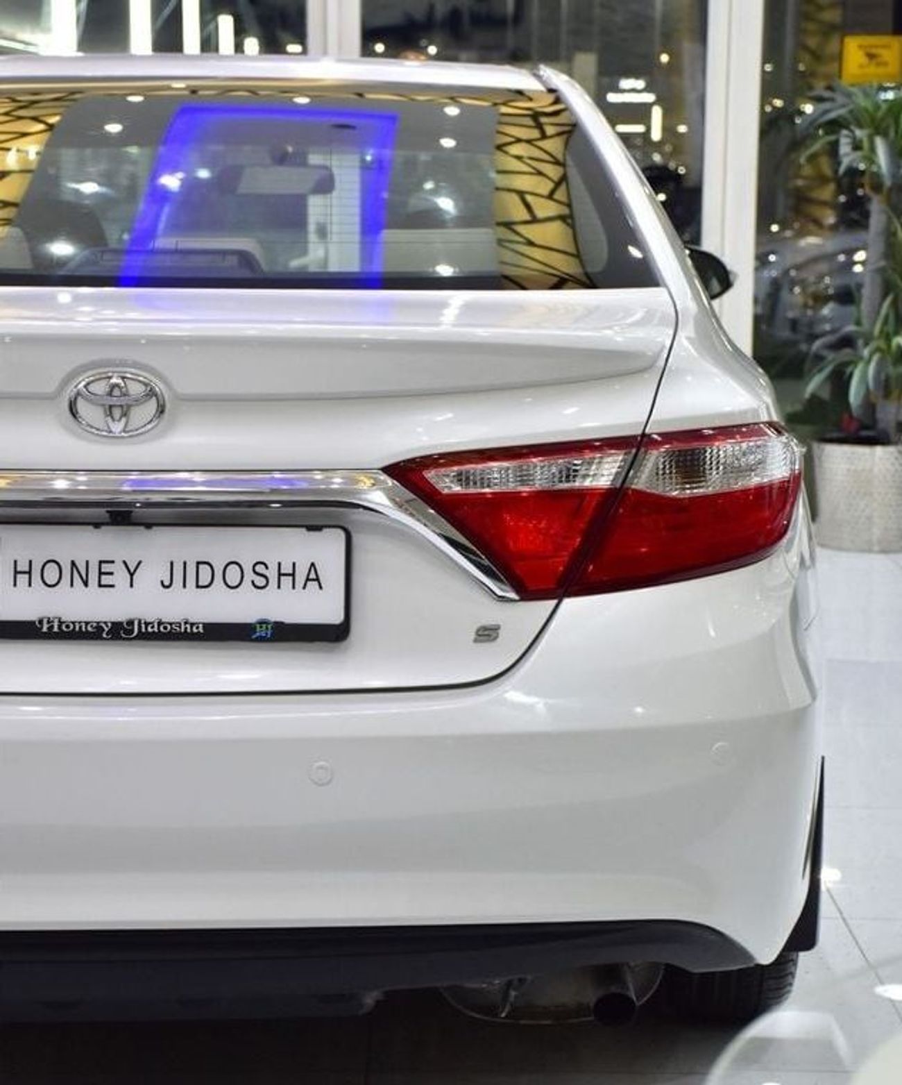 تويوتا كامري EXCELLENT DEAL for our Toyota Camry S ( 2016 Model ) in White Color GCC Specs