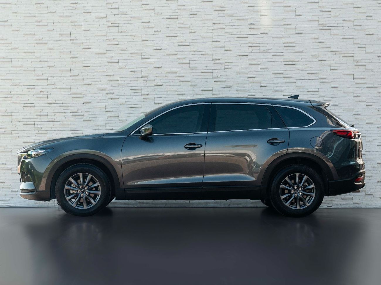 Mazda CX9 AED 2,123 PM • CX-9 AWD GT • ONLY 6,000 KMS • OFFICIAL MAZDA WARRANTY AND SERVICE PLAN UNTIL 2028
