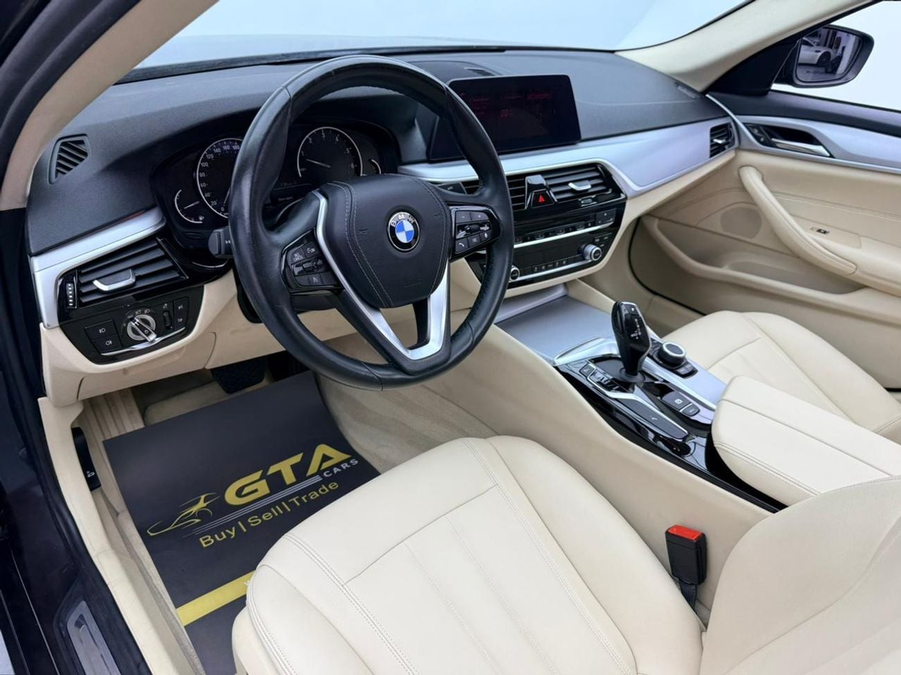 BMW 520i M SPORT 2020 BMW 520i, Warranty, Service History, Fully Loaded, Excellent Condition, GCC