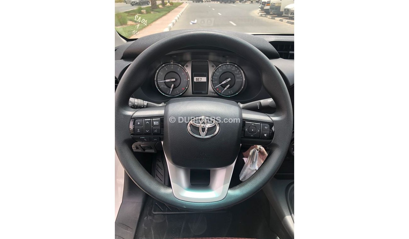 تويوتا هيلوكس تويوتا_هايلكس_2023_2.7